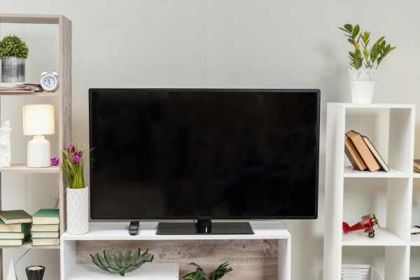 تلویزیون یا مانیتور، کدام یک برای خرید بهتر است؟